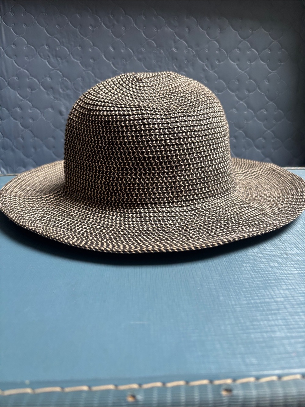 Woven sun hat in brown and cream
